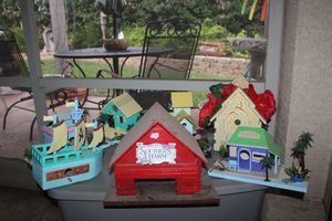 lot 139 image: Hand made birdhouses