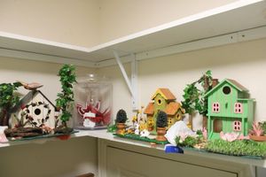 lot 41 image: Hand made birdhouses, see photos