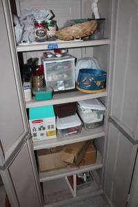 lot 332 image: All contents in storage cabinet - mostly craft items