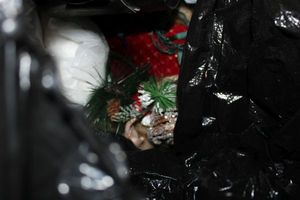 lot 334 image: Mystery bag of Christmas items