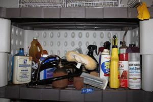 lot 328 image: Shelf contents