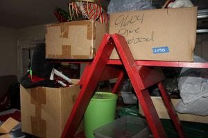 lot 313 image: Christmas decorations