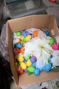 lot 291 image: Generous amount of EasterSpring decorations
