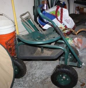 lot 280 image: Sit down green garden scooter