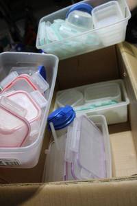 lot 271 image: Small Plastic storage containers and lids