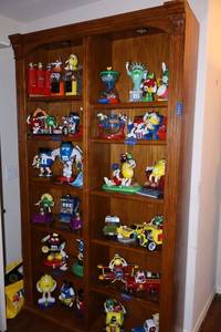 lot 308 image: Lighted bookshelf only - 4W x 13D x 7H