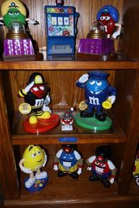lot 306 image: M&M dispensers