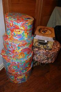 lot 236 image: Round hat boxes, shoe box, and wooden floor box
