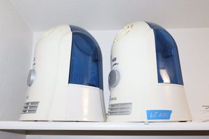 lot 209 image: Homedics Humidifiers