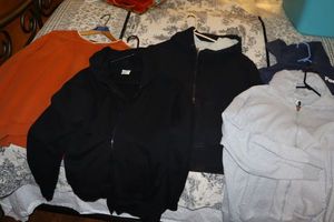 lot 207 image: Sweatshirtshoodies and jackets LXL