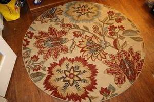 lot 307 image: New Castle Ivory Rio Floral Approx. 5 round area rug