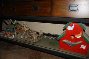 lot 161 image: Birdhouse sculptures