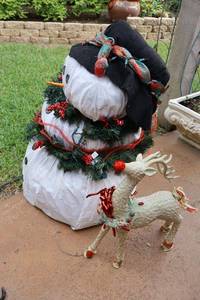 lot 167 image: Outdoor snowman and reindeer decorations