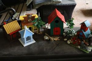 lot 151 image: Birdhouse sculptures (some parts may need reglued)