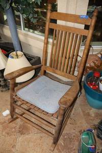 lot 137 image: Wood rocking chair