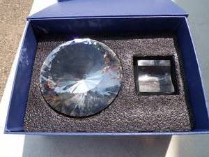 lot 27 image: Longwin 5 inch Diamond Shaped Paperweight With Stand and Gift Box