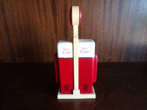 lot 40 image: 1993 Coca Cola Salt and Pepper Shakers, About 3.75x2x7.5