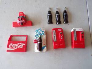 lot 78 image: Lot of 8 Vintage Coca Cola Magnets