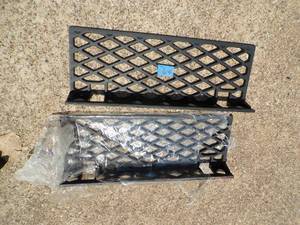 lot 71 image: 2- Cast Iron Grill Grates, About 17x6, 2 X Money