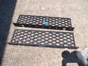 lot 73 image: 2- Cast Iron Grill Grates, About 22x6, 2 X Money