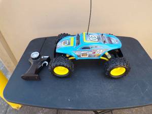 lot 49 image: Rock Crawler Remote Control Car by Maisto