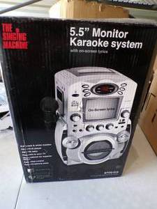 lot 100 image: The Singing Machine 5.5 Monitor Karaoke System, Untested, Needs Microphone