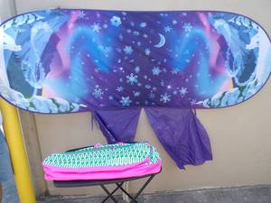 lot 59 image: New Pink and Green TennisBadminton Case With 4 Badminton Rackets and 2 Shuttle Cocks, About 27x5x12 AND 1- Winter Wonderland Dream Tent For Twin Bed, About 90x30