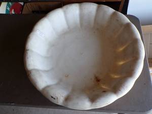 lot 97 image: 18 Round by 5 Deep Resin Bird Bath, Needs Cleaned
