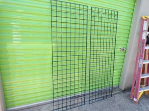 lot 104 image: 2- 2x6 Black Heavy Duty Wire Mesh Grid Wall Panels, (3x3 Holes), 2 X Money