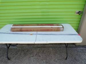 lot 130 image: Donn 30 Piece 4 x 1 12 Face (SDXSDXL)  For Drop Ceiling System , With 38- 6 Hanging Wires