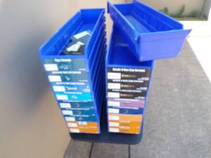 lot 94 image: Lot of 18 Blue Plastic Sorting Trays, Some With Dividers, About 27x7x4