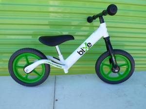lot 202 image: Extreme Light Balance Bike by BIXE, Needs Front and Seat Pins, Never Used, Unassembled