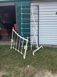 lot 109 image: Day bed