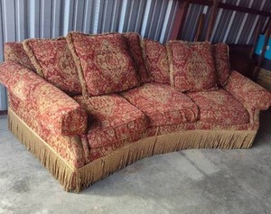 lot 111 image: vintage couch