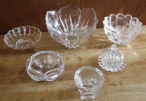 lot 7 image: mixed lot of crystal