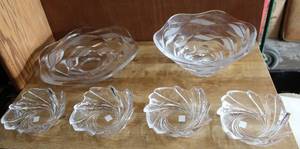 lot 8 image: mixed lot of crystal