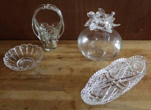 lot 9 image: mixed lot of crystal and more see pic