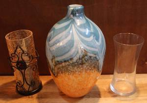 lot 12 image: hand blown vase and more see pics