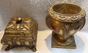 lot 26 image: Dragon Footed Trinket Jewelry Box and potvase