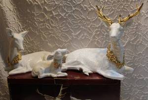 lot 33 image: 3-piece porcelain deer set