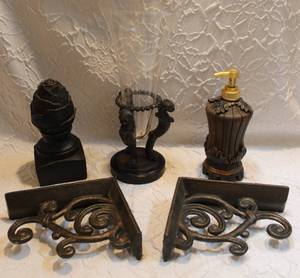 lot 50 image: cat base vase and decorative shelf brackets and much more see pics