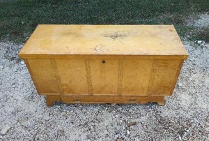 lot 97 image: lane Altavista Va. chest with bottom drawer