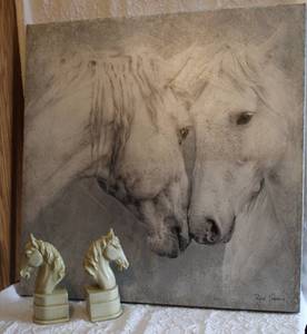 lot 81 image: canvas horse picture and horse bookends