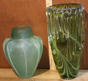 lot 150 image: hand blown vases