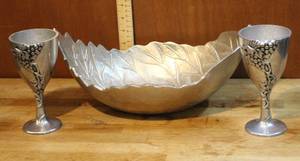 lot 153 image: Large Silver Metal Leaf Impression Decorative Collectible Bowl and 2 cups with grapes on them
