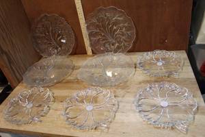 lot 155 image: lot of decorative plates