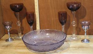 lot 156 image: mixed lot of purple glasses and bowl