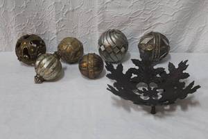 lot 238 image: Metal leaf bowl  Plus Decorative Balls
