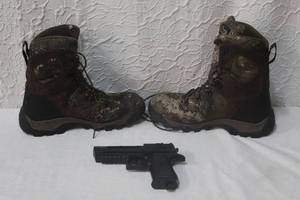 lot 248 image: Rocky size 11 m boots and baby desert eagle magnum research bb gun