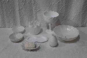 lot 252 image: Milk class lot and more see pictures